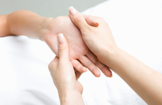 손 붓기 마사지로 빠르게 빼는 방법 5가지